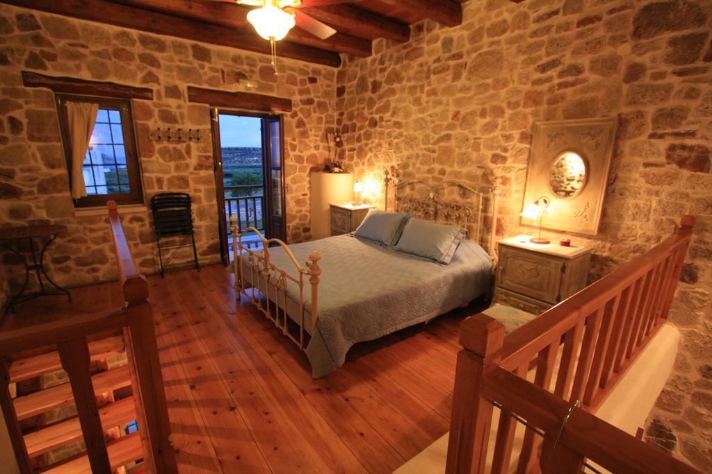 קסרוקמפוס Lithos Traditional Guest Houses חדר תמונה