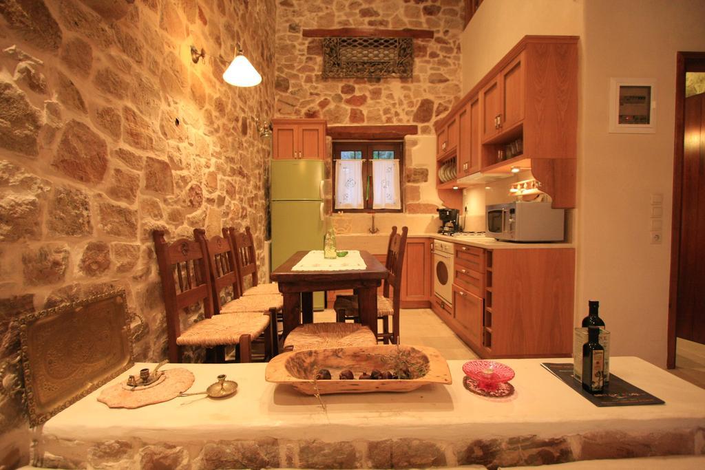 קסרוקמפוס Lithos Traditional Guest Houses חדר תמונה
