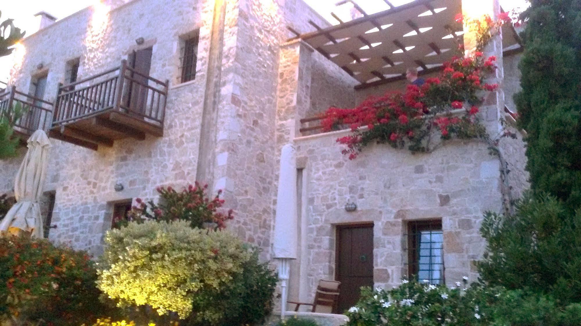 קסרוקמפוס Lithos Traditional Guest Houses מראה חיצוני תמונה