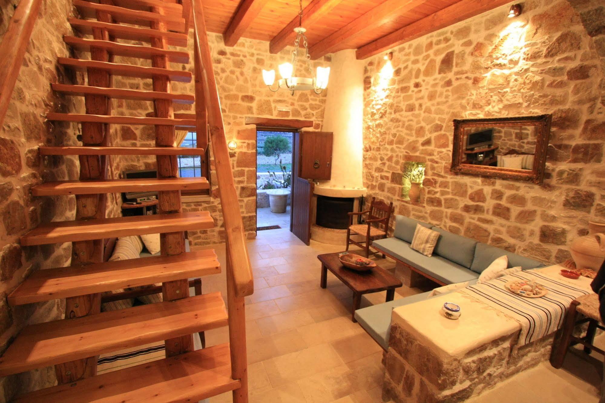 קסרוקמפוס Lithos Traditional Guest Houses מראה חיצוני תמונה