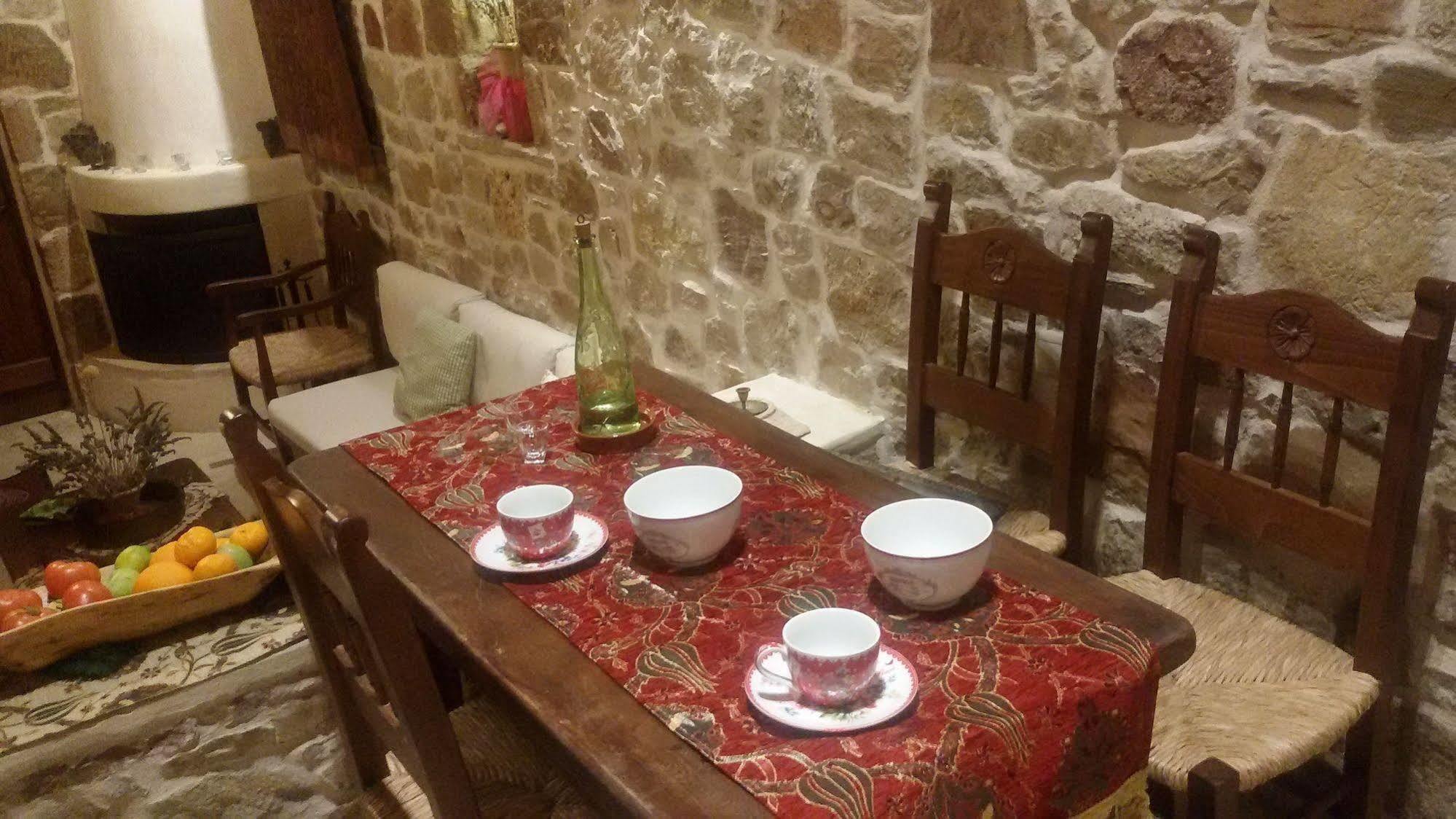 קסרוקמפוס Lithos Traditional Guest Houses מראה חיצוני תמונה