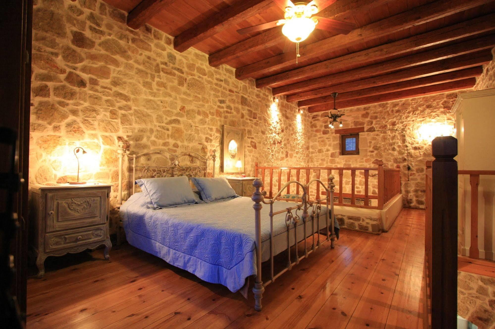 קסרוקמפוס Lithos Traditional Guest Houses מראה חיצוני תמונה